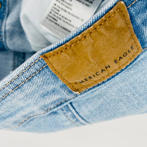 American Eagle Light Wash Button Front Hi-Rise A-Line Skirt Super Stretch Sz 4 - Picture 10 of 13